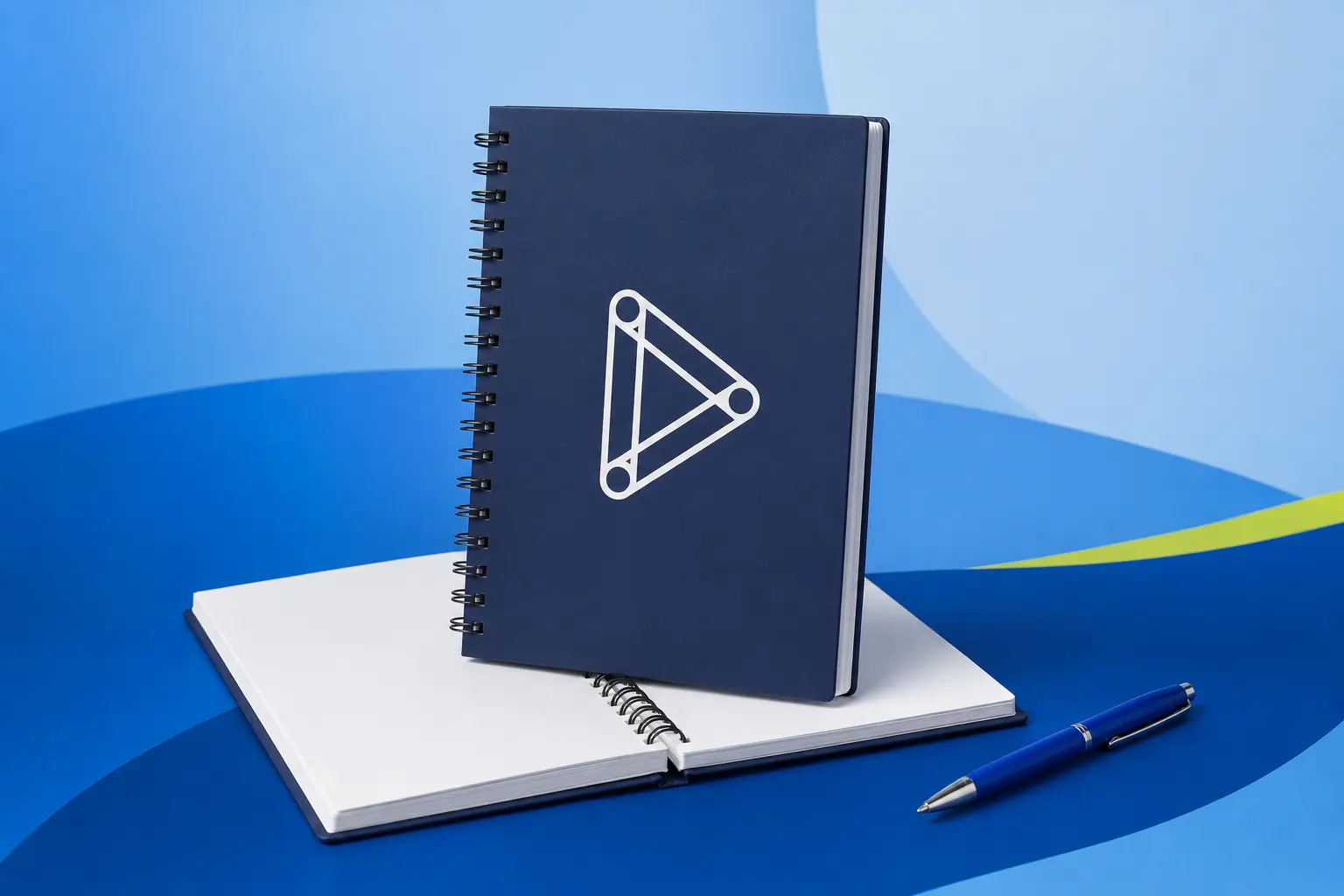 Mockup fotográfico de cuadernos corporativos Play Express
